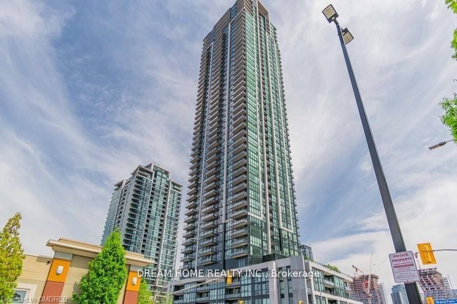 Property Photo:  3975 Grand Park Drive 1909  ON L5B 0K4 