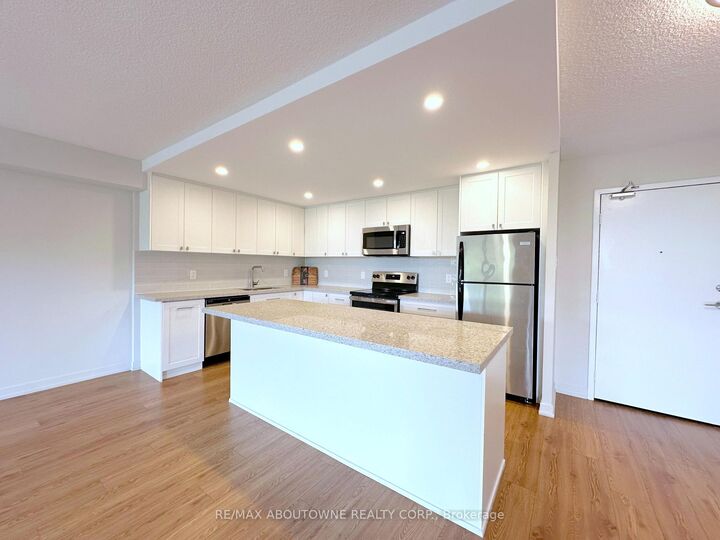 Property Photo:  165 La Rose Avenue 508  ON M9P 3S9 
