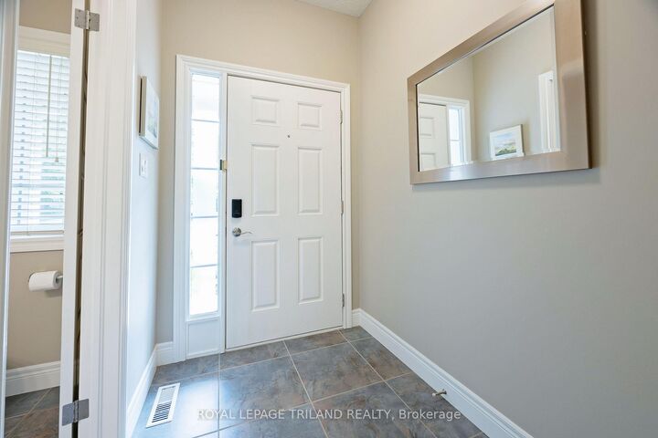 Property Photo: 49 Orchard Street ON N6J 2R4