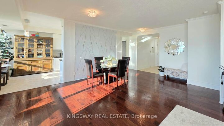 Property Photo: 3880 Duke Of York Boulevard 3009 ON L5B 4M7