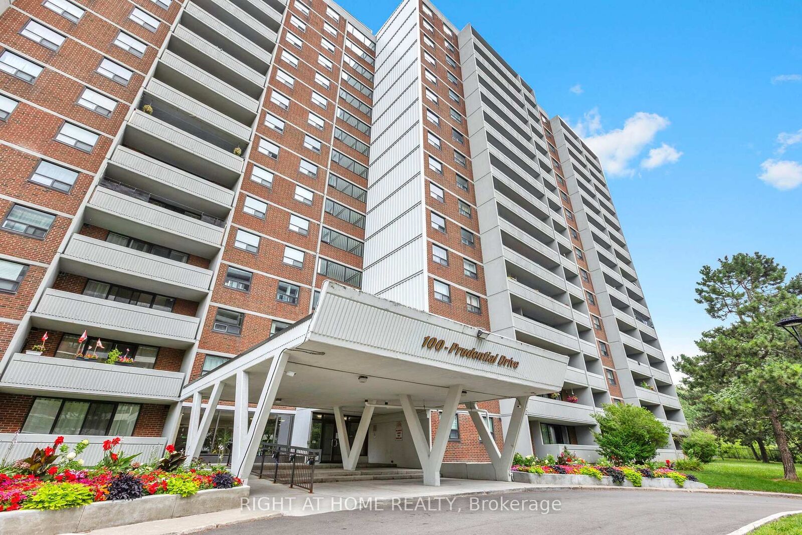Property Photo: 100 Prudential Drive 1608 ON M1P 4V4