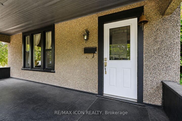 Property Photo: 31 Mount Pleasant Avenue ON N6H 1C8