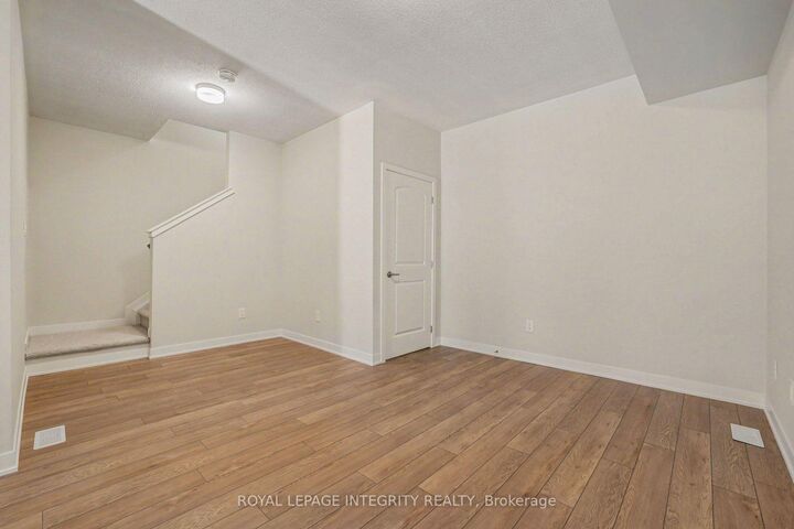 Property Photo:  825 Demulcent Lane  ON K2W 0P1 