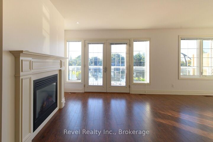 Property Photo: 4-64 River Rd East River Road E 4 ON L9Z 2L1