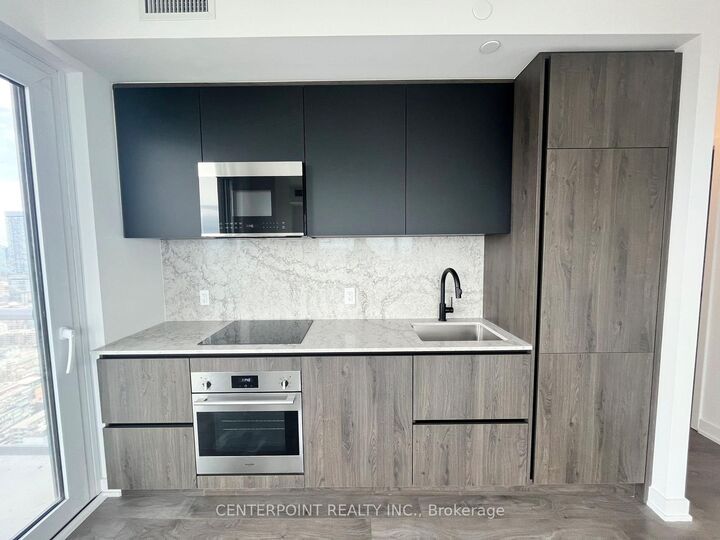 Property Photo:  108 Peter Street 5013  ON M5V 0W2 