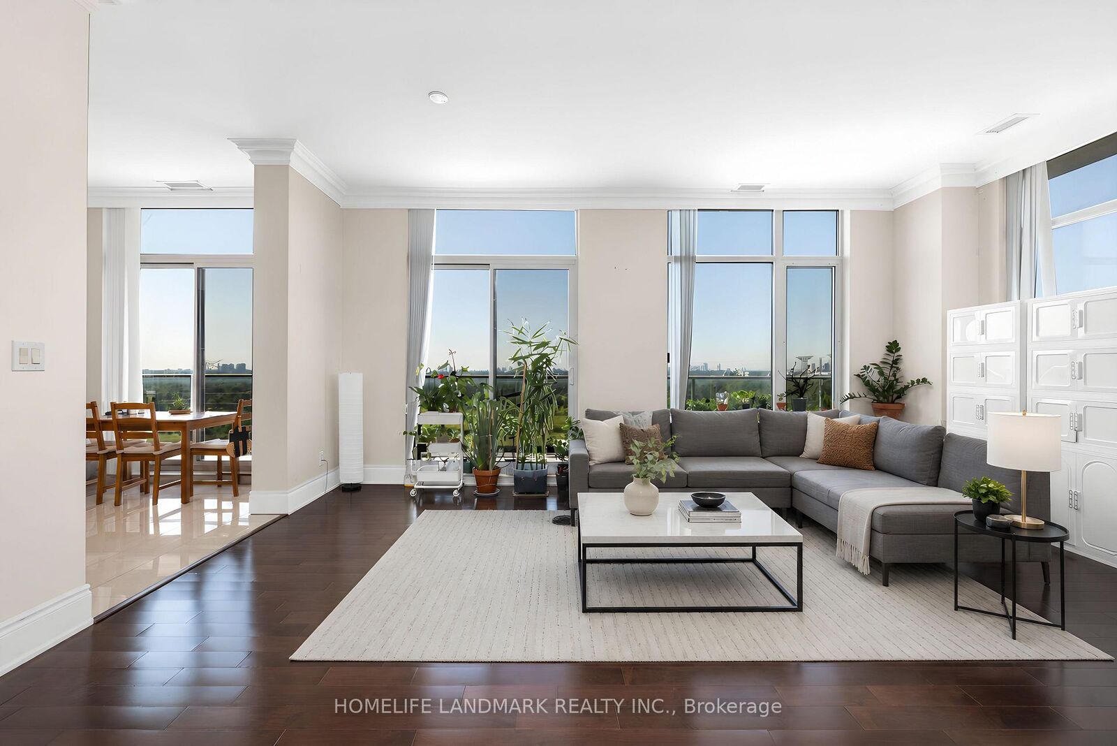 Property Photo: 325 South Park Road 325-Ph9 ON L3T 0B8