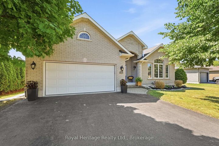 24 Iroquois Avenue — photo 1