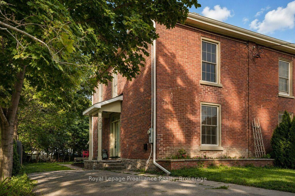 Property Photo: 275 Charles Street ON K8N 3M7