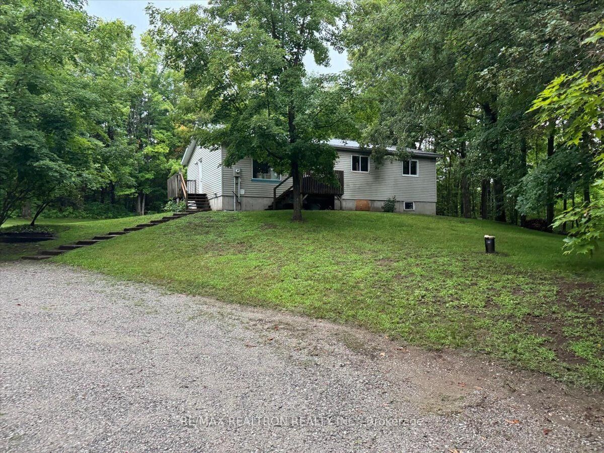 Property Photo: 5840 Lowanda Lane ON L0K 1W0