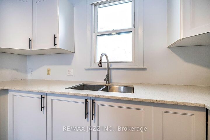 Property Photo: 548 Front Street ON L1H 4V3