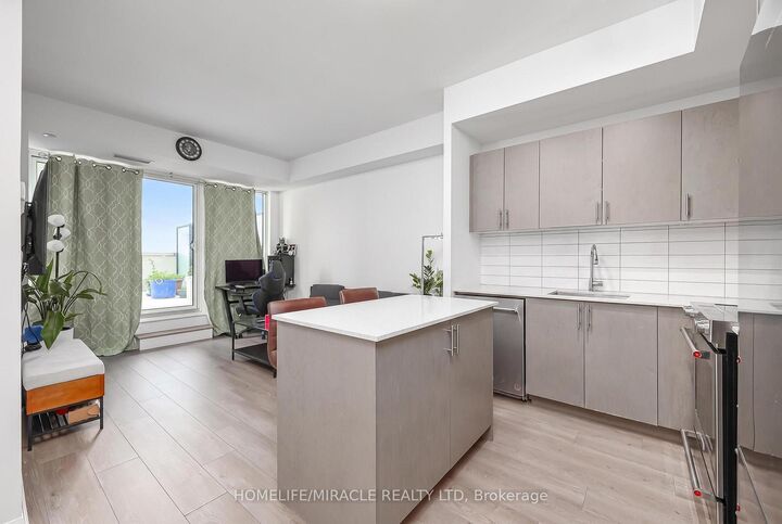 Property Photo:  9000 Jane Street 223  ON L4K 0M6 