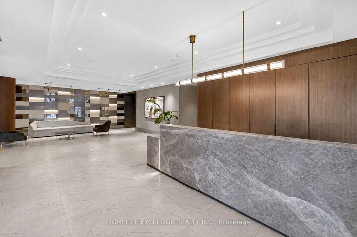 Property Photo:  55 Duke Street W 1305  ON L3R 1M5 