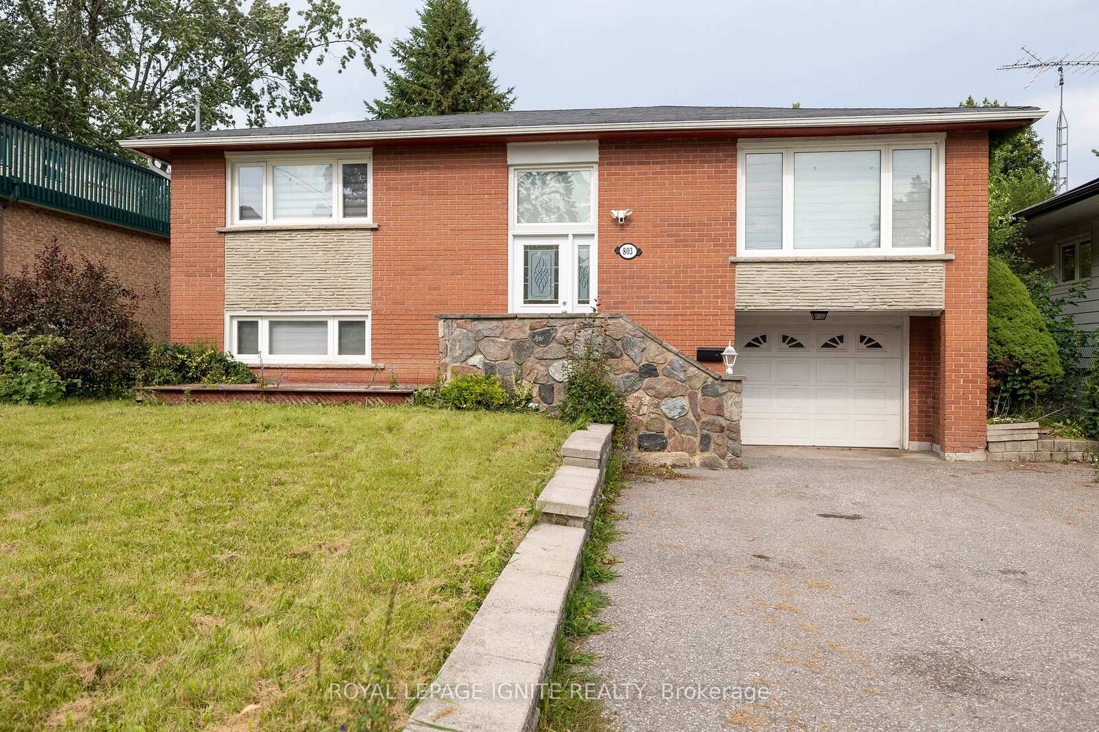 Property Photo: 803 Fairview Avenue ON L1W 1M7