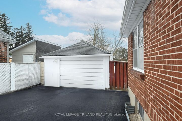 Property Photo: 457 Boler Road ON N6K 2K8