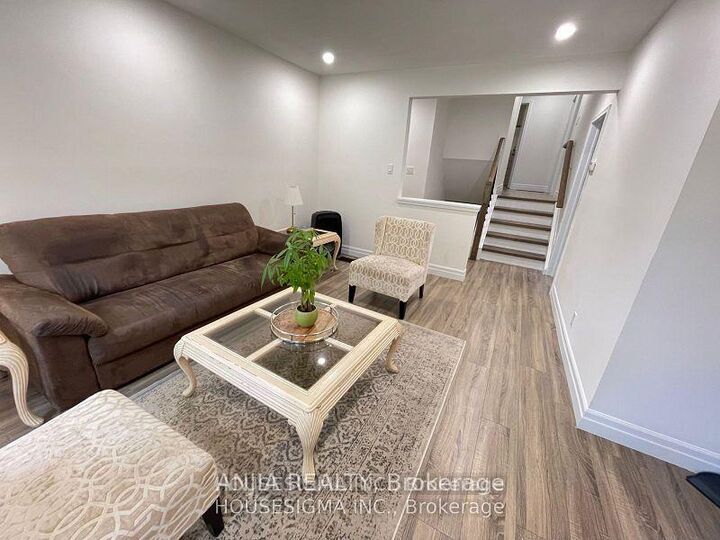 Property Photo: 46 Seaton Drive W ON L4G 2K3