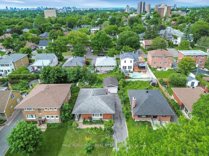 Property Photo: 1075 Secord Avenue ON K1H 8C7