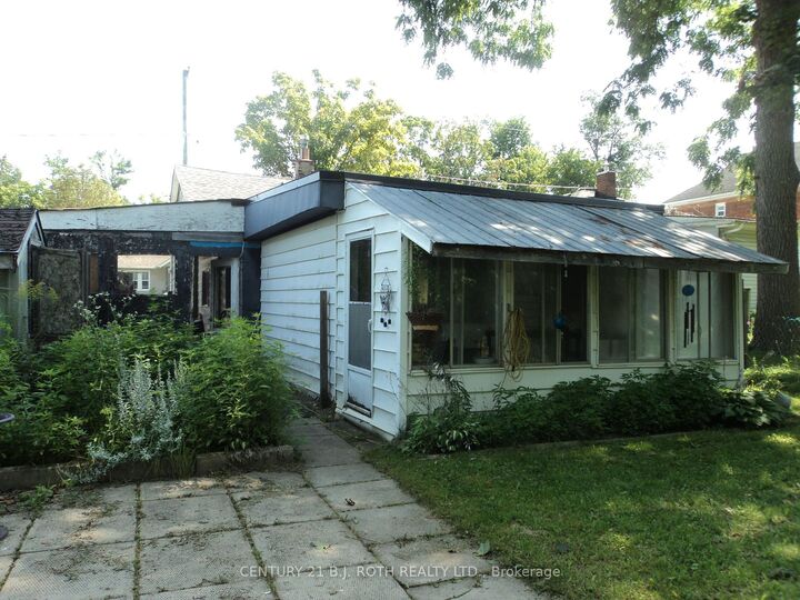 Property Photo: 137 Dufferin Street ON L3V 5T1