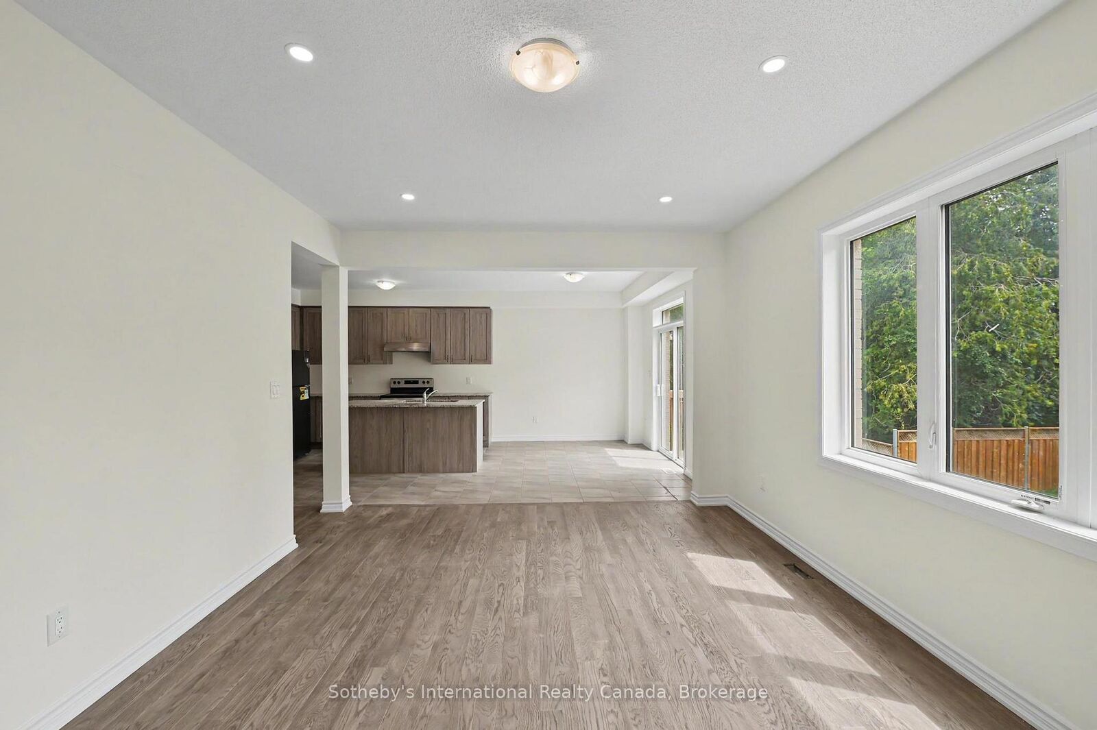Property Photo: 9 Hillcroft Way ON K0M 1A0