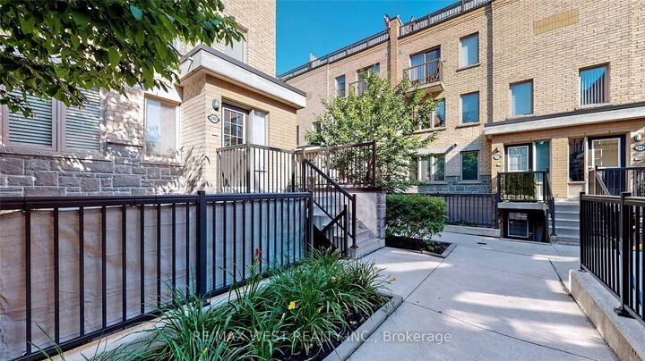 Property Photo:  10 Foundry Avenue 240  ON M6H 0A6 