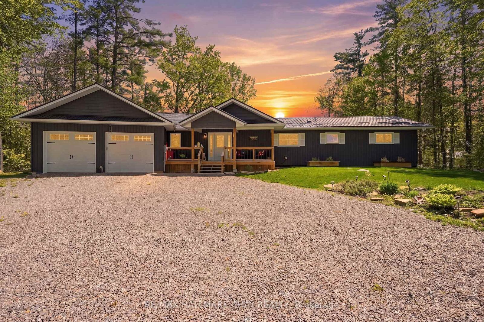 Property Photo: 18 Baker Boulevard ON K0M 2B0