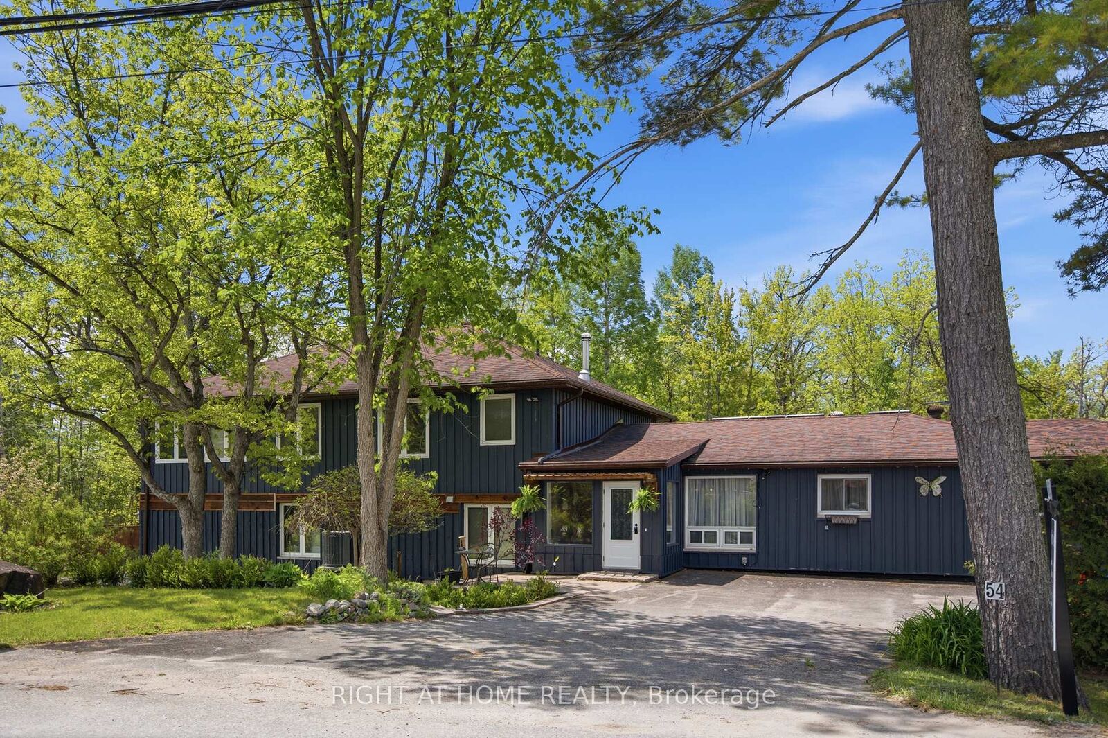 Property Photo: 54 Forest Harbour Parkway ON L0K 1E0