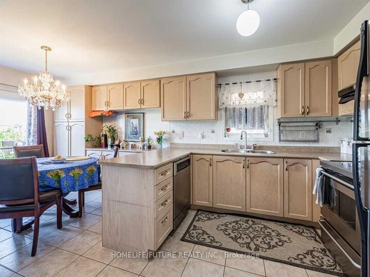 Property Photo: 92 Knotwood Crescent Main &Amp 2nd ON M1X 1Y8