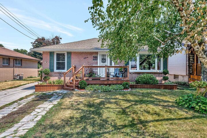 Property Photo:  235 Farley Avenue  ON K8N 4L7 