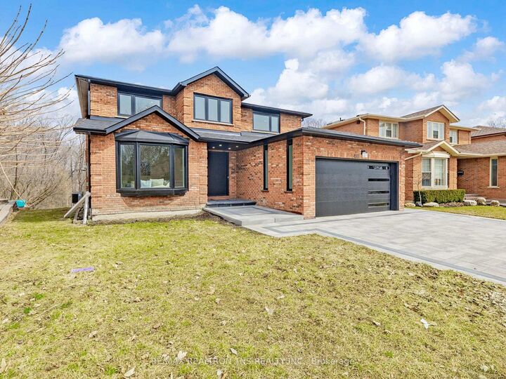 Property Photo: 46 Sycamore Drive ON L3T 5V6