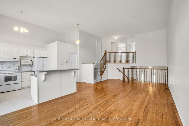 Property Photo: 5 Maple Park Private ON K1T 4A6