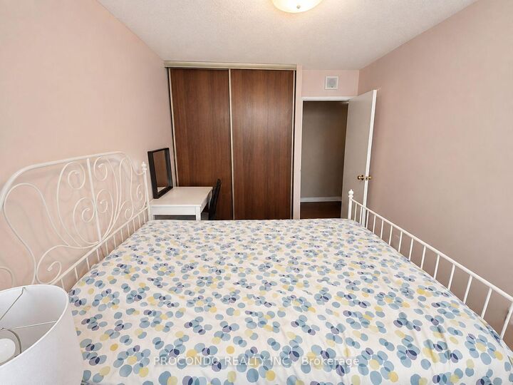 Property Photo: 45 Silver Springs Boulevard 1709 Bedroom ON M1V 1R2
