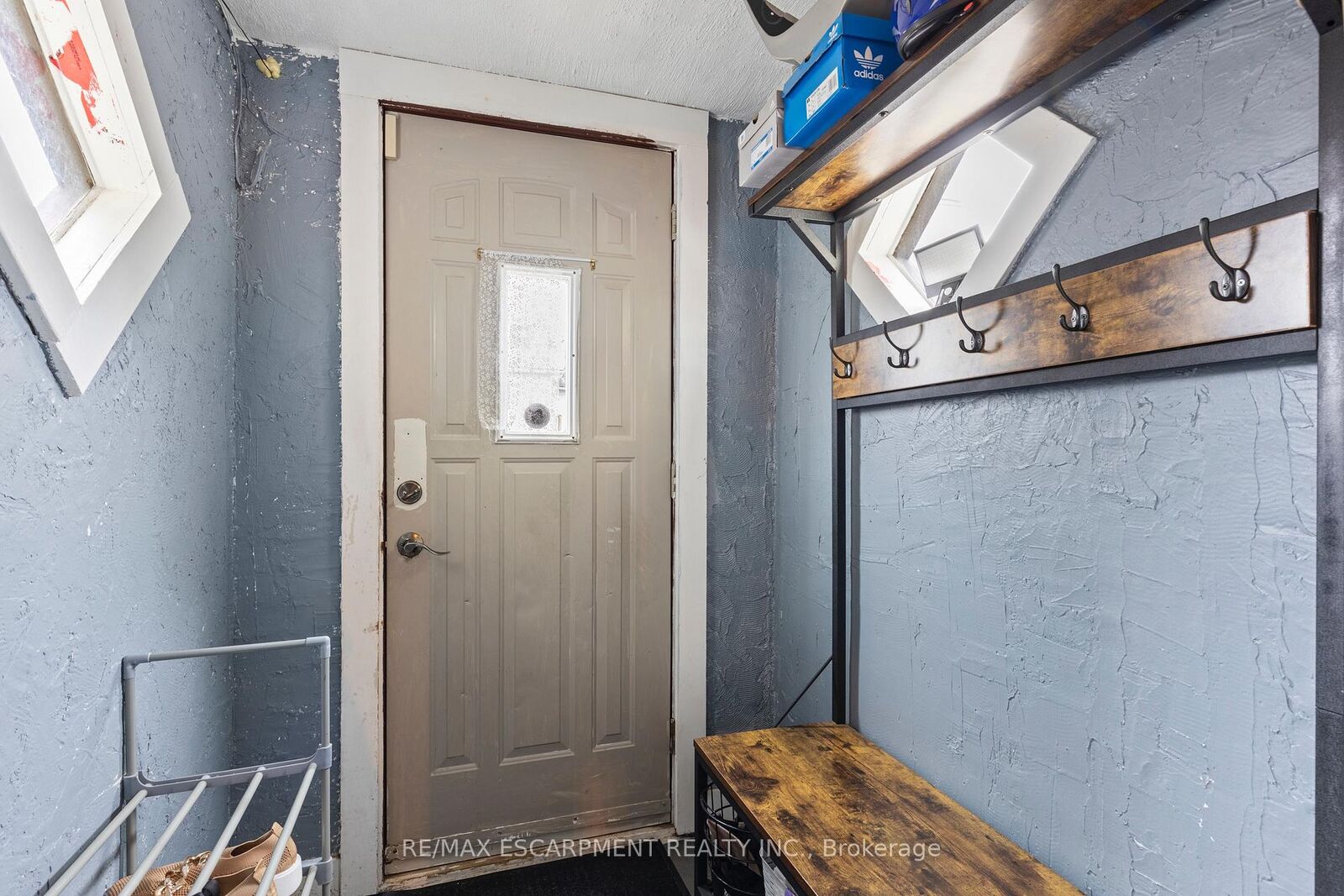 Property Photo: 4774 Saint Clair Avenue ON L2E 3T1