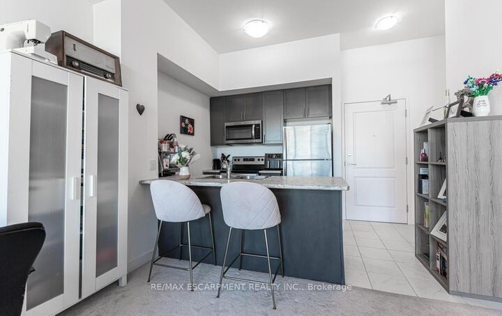 Property Photo:  450 Dundas Street E 503  ON L8B 1Z2 