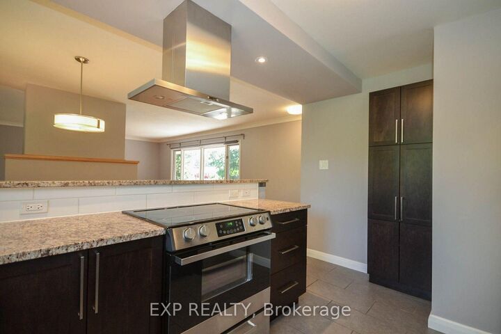 Property Photo: 6 Solva Drive ON K2H 5R5