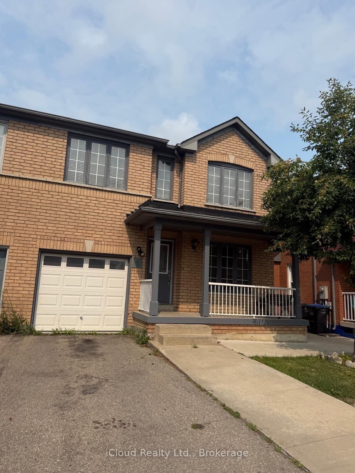 Property Photo: 5 Flatlands Way ON L6R 2B5