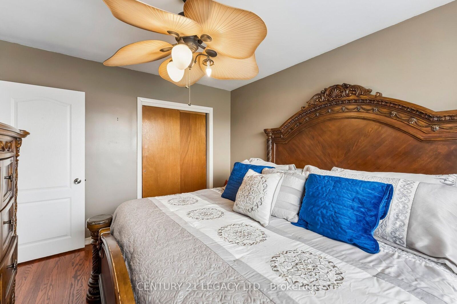 Property Photo: 34 Cumberland Drive ON L6V 1W6