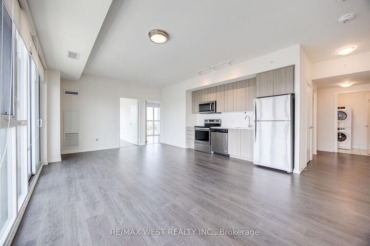 Property Photo:  3237 Bayview Avenue 902  ON M2K 2J7 