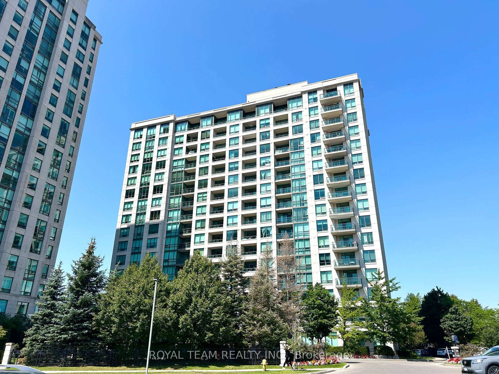 Property Photo:  100 Promenade Circle 1110  ON L4J 7W7 