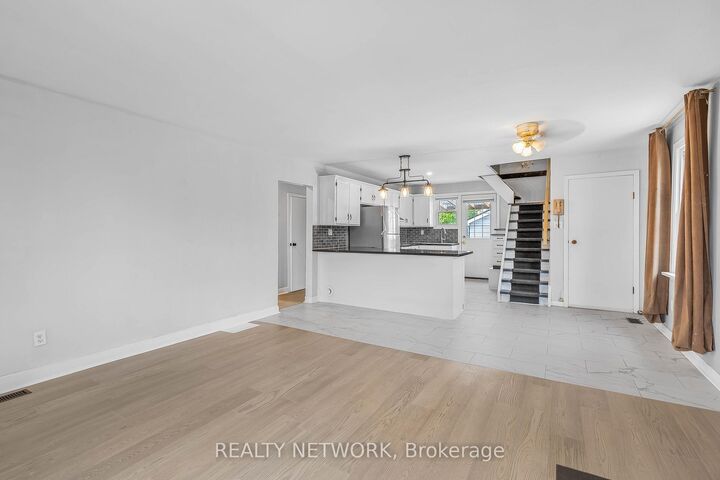 Property Photo:  76 Johnston Street  ON L3K 1G7 