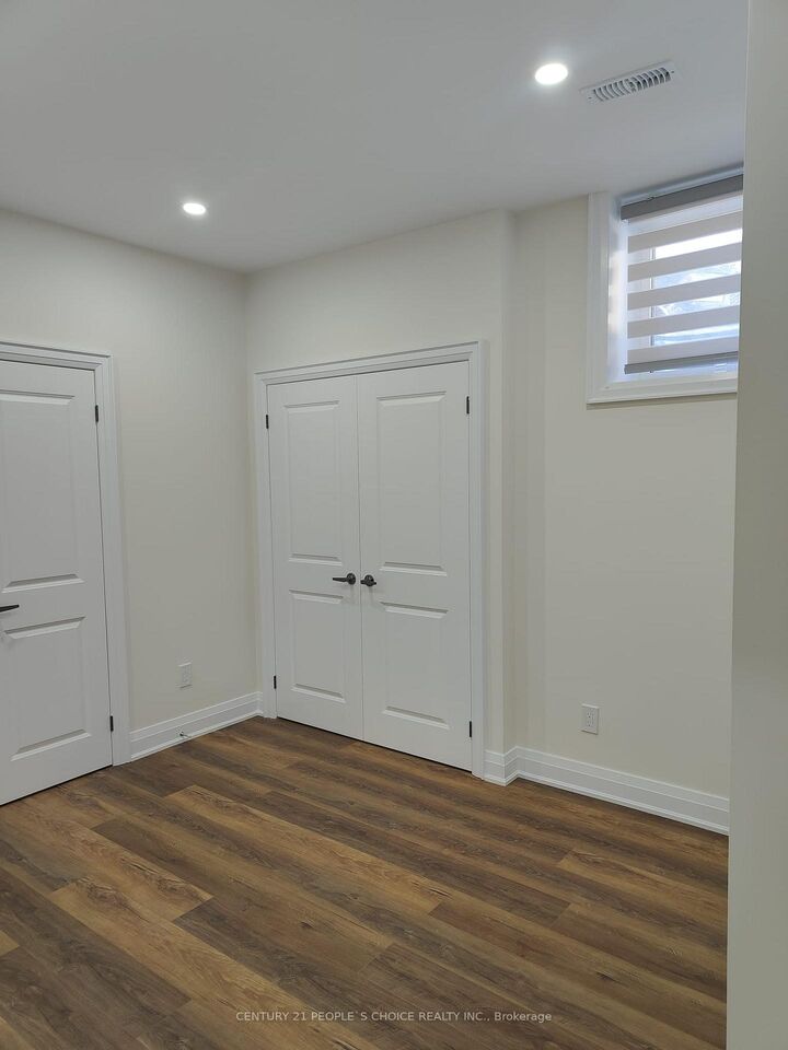 Property Photo:  126 Degrey Drive  ON L6P 4L7 