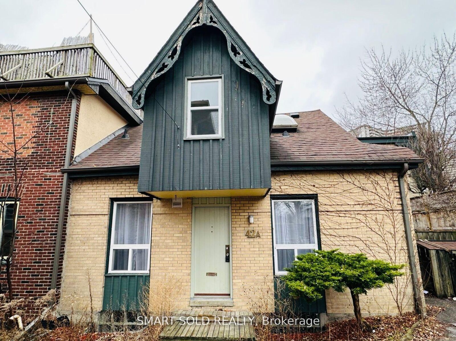 Property Photo:  42A Amelia Street  ON M4S 1E1 
