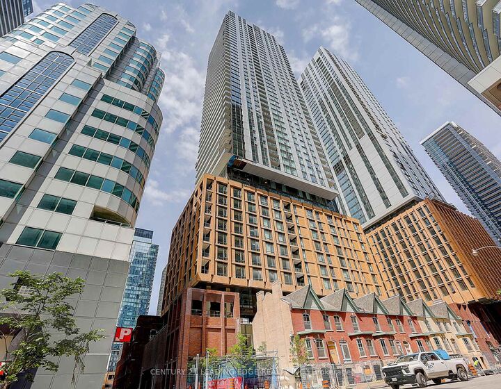 Property Photo:  8 Widmer Street 913  ON M5V 0W6 