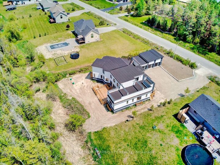 Property Photo: 9 Rustlewood Avenue ON L0A 1A0