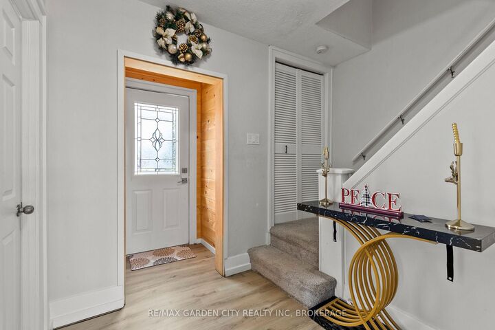 Property Photo:  151 St George Street  ON L3C 5N9 
