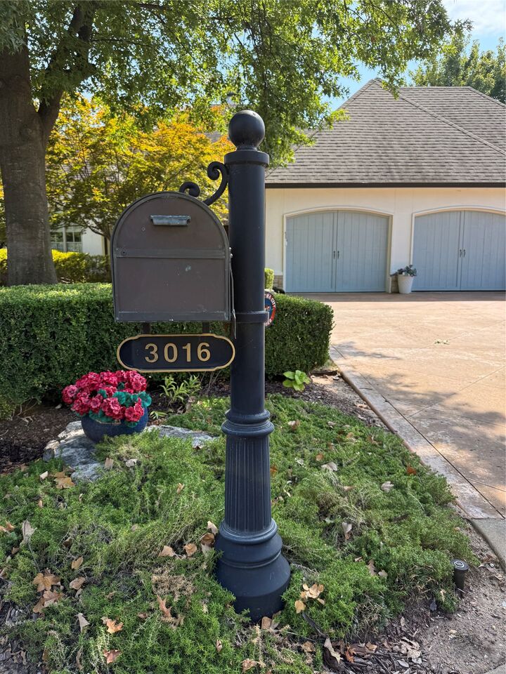 Property Photo:  3016 E 115th Street  OK 74137 