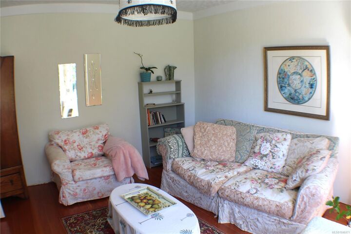 Property Photo:  1404 Taunton St  BC V8R 1W9 