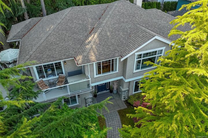 Property Photo: 7348 Ridgedown Crt BC V8M 2H7