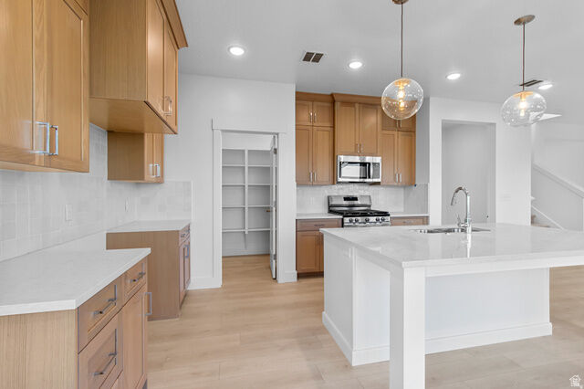Property Photo: 739 N 600 W 215 UT 84337