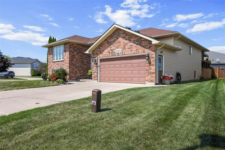 Property Photo: 4026 Applewood Drive ON N0N 1R0