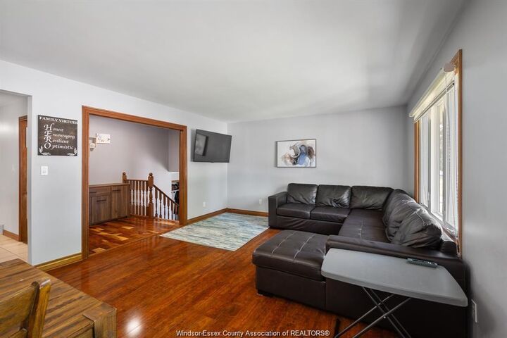 Property Photo: 36 Cherrywood ON N8H 4Z9