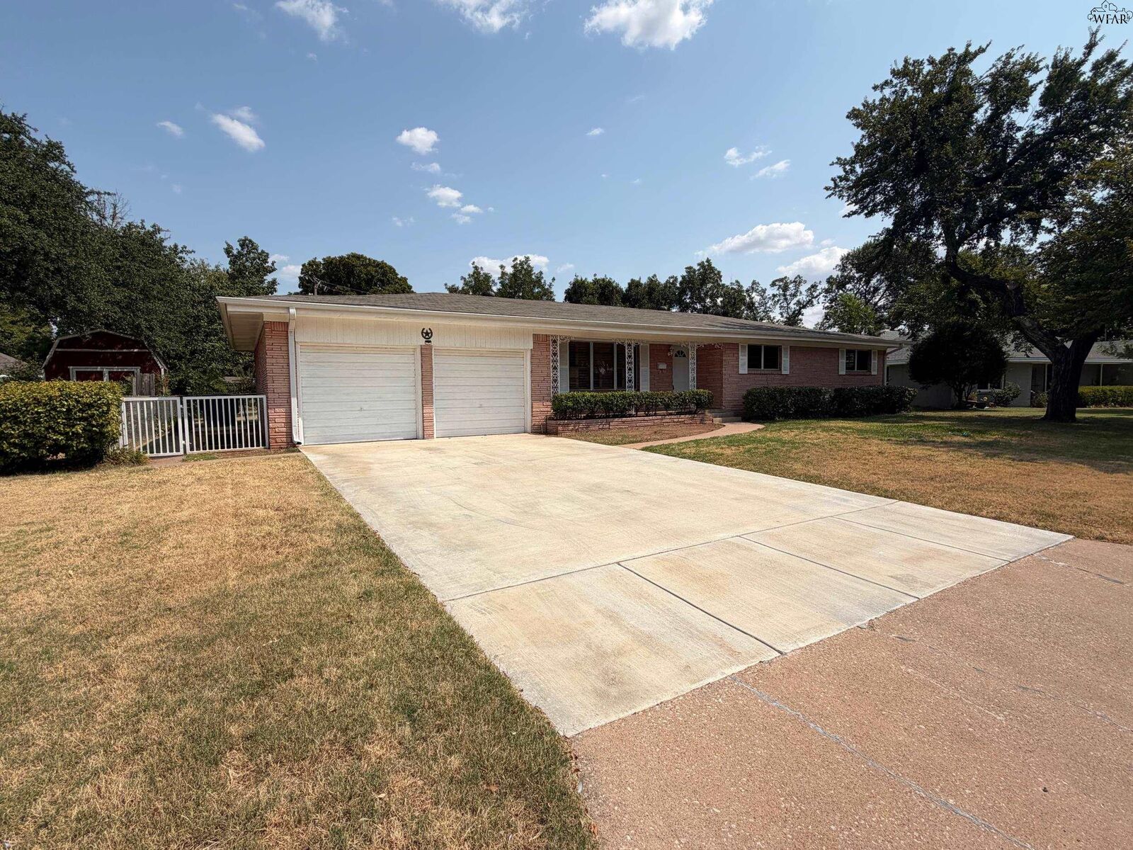 Property Photo: 1547 Singleton Avenue TX 76302